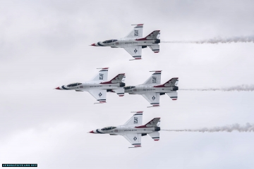 USAF Thunderbirds resume airshow displays after the crash